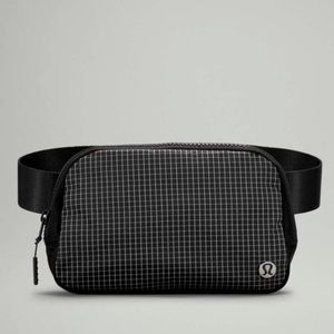 Lululemon Everywhere Belt Bag